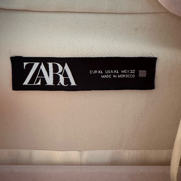Zara inverted lapel blazer size XL in Ecru - Picture 2 of 4